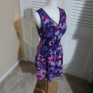 Simply Vera Vera Wang SP Sleeveless Fit-n-Flare V Neck Floral dress Knee-Length